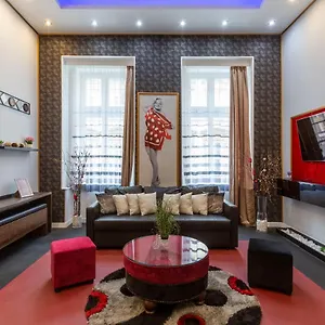 Exclusive Marilyn In The Heart Of Appartement Budapest