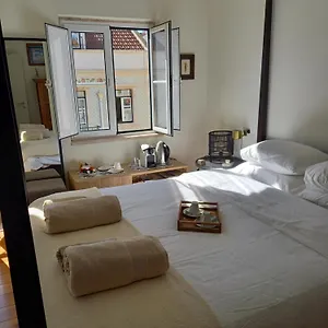 Charme Et Confort Au Coeur De Graca Lisboa